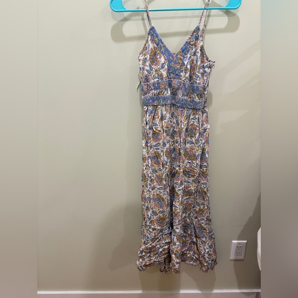 summer maxi dress, i’m too tall though so it’s a little higher